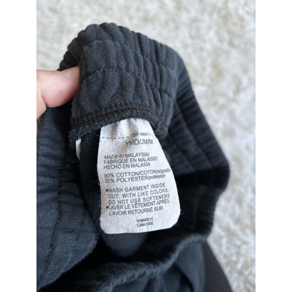 Under Armour Girls Sz. M Knit Black Sweatshirts. Comfortable, Pockets. Cute - Picture 8 of 12